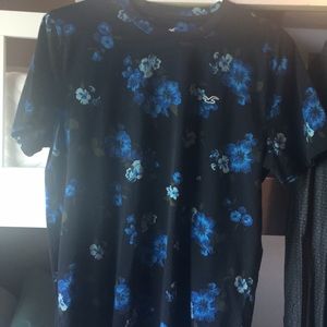 Hollister new curved hem shirt